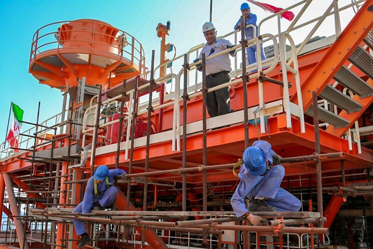 عملیات نصب سومین سکوی گازی طرح توسعه فازهای ۲۲ تا ۲۴ پارس جنوبی